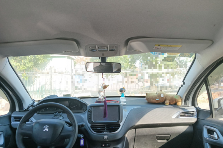 标致2008 2015款 1.6L 自动玩酷版中控内饰22