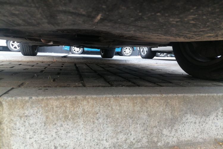 宝马X1 2014款 sDrive18i 领先型局部细节9008