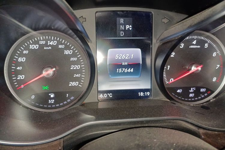 奔驰V级 2018款 V 260 L 尊贵加长版 国VI中控内饰15