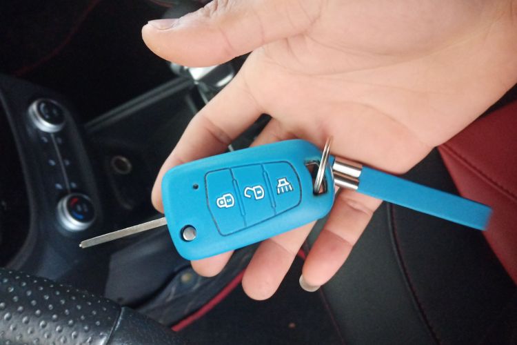 哈弗H1 2016款 改款 蓝标 1.5L AMT豪华型中控内饰7001