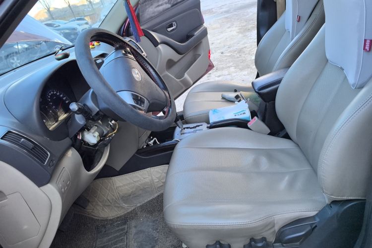 现代 悦动 2011款 1.6L 自动豪华型中控内饰19