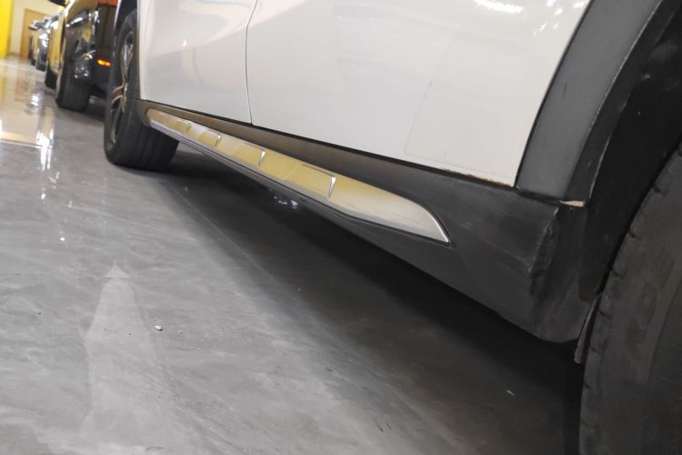 奔驰GLA 2018款 GLA 200 时尚型局部细节9002