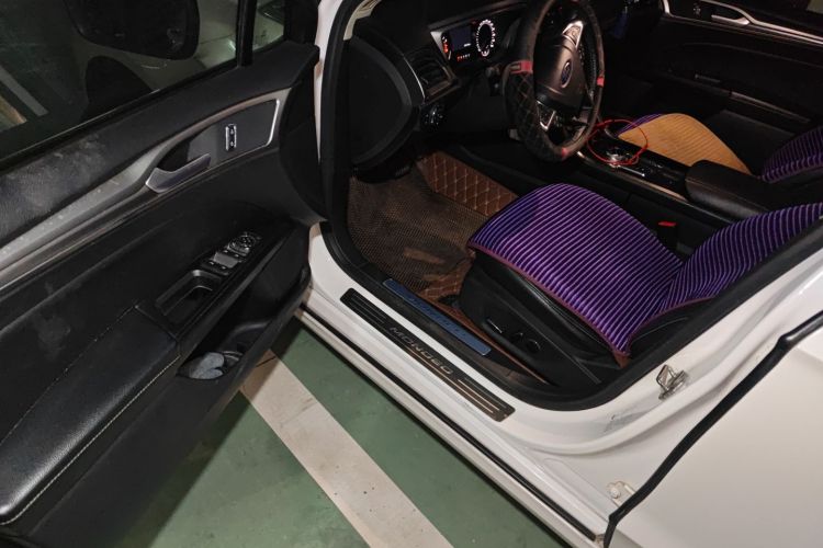 福特 蒙迪欧 2017款 EcoBoost 180 时尚型中控内饰20