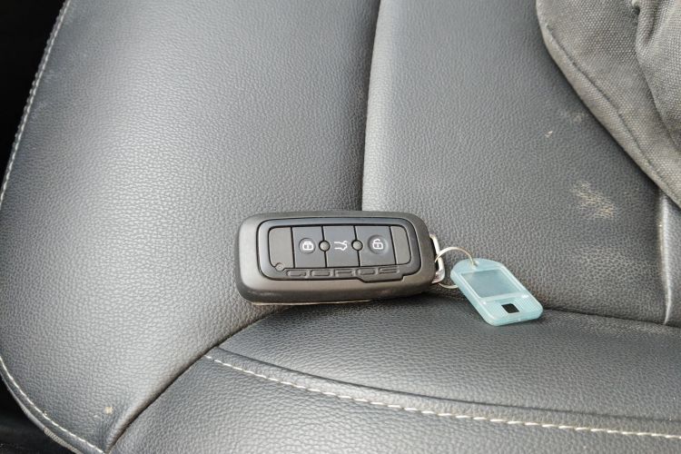 观致5 2018款 改款 1.6T 自动领先型中控内饰7001