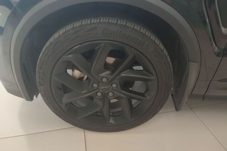 领克01 2021款 2.0TD 四驱暗夜版车身外观35