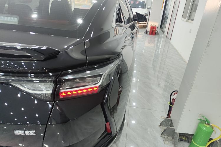 东风风神 奕炫 2023款 马赫版 1.5L 自动追风版车身外观6006