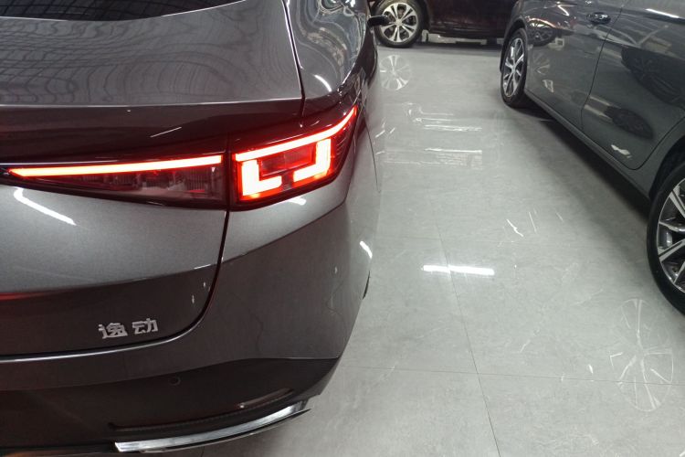 长安 逸动 2024款 1.5T GDI自动 旗舰型车身外观9