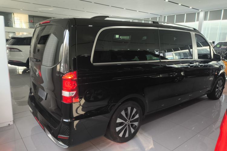 奔驰 威霆 2021款 2.0T 精英版 7座车身外观6005