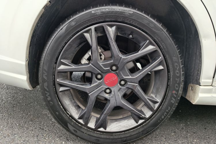 东风风神 奕炫 2021款 230T 自动追影骑士版车身外观6008