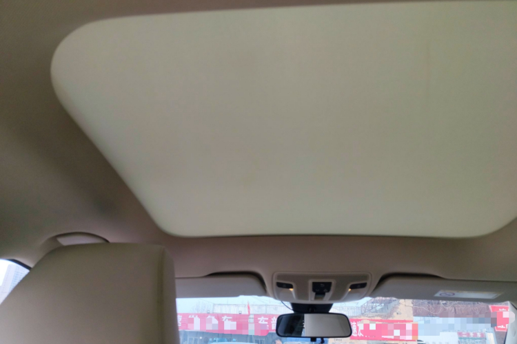 奔驰GLA 2015款 GLA 200 动感型中控内饰22