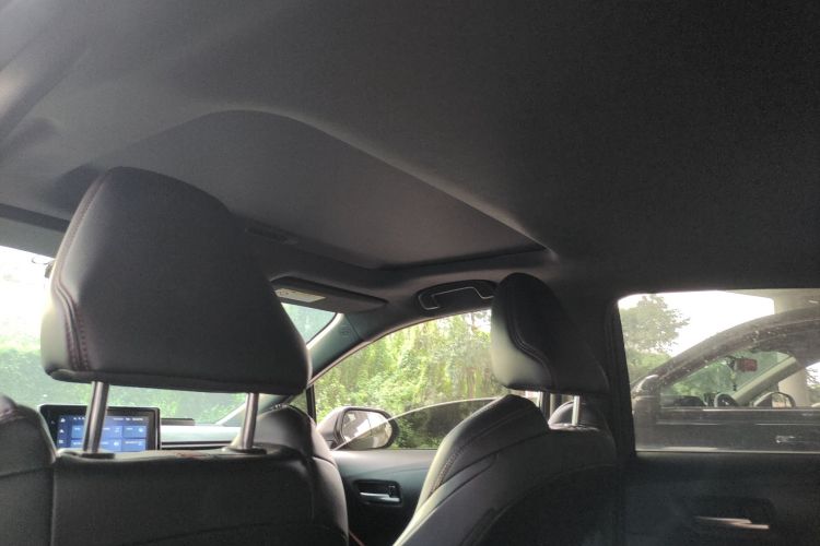 丰田 雷凌 2021款 双擎 1.8H E-CVT运动版局部细节22