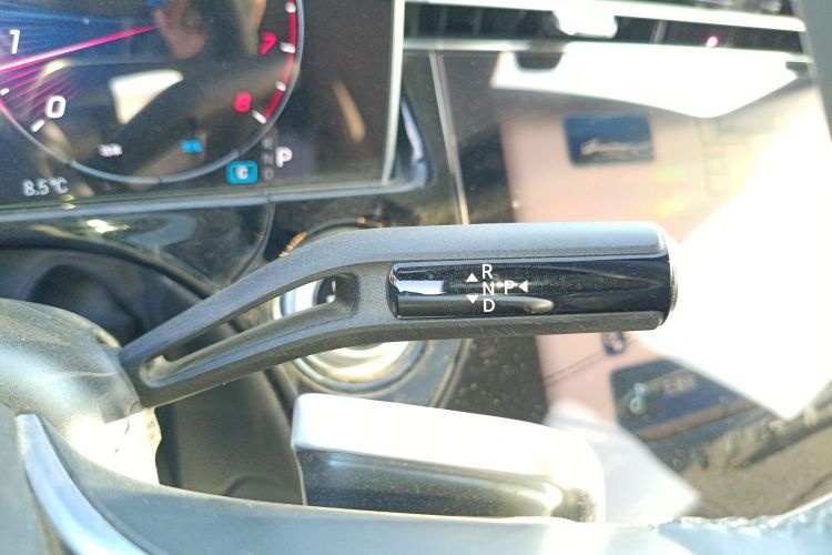 奔驰E级 2025款 E 300 L 豪华型中控内饰18