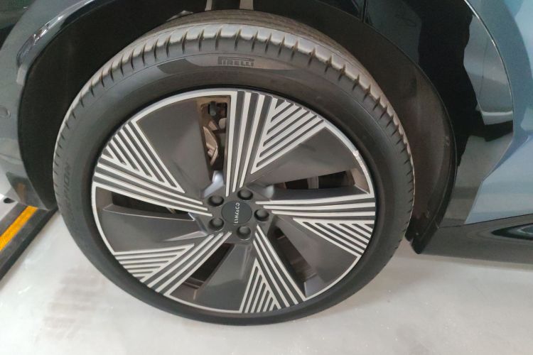 领克08 EM-P 2025款 220km 四驱性能Halo车身外观6008