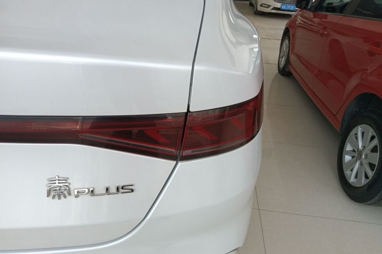 比亚迪 秦PLUS 2021款 DM-i 55KM 旗舰型车身外观9