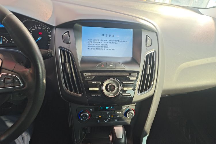 福特 福克斯 2017款 两厢 1.6L 自动风尚型智行版中控内饰16