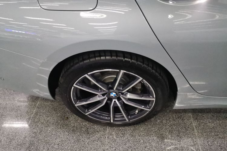 宝马3系 2025款 325Li M运动套装车身外观6008