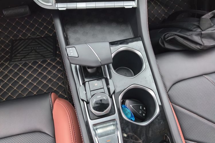 长安 逸动 2024款 PLUS 蓝鲸NE 1.4T GDI DCT高能版中控内饰18