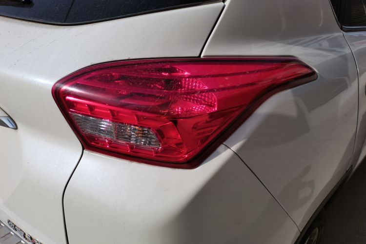 北京汽车 绅宝X35 2016款 1.5L 自动豪华版车身外观9