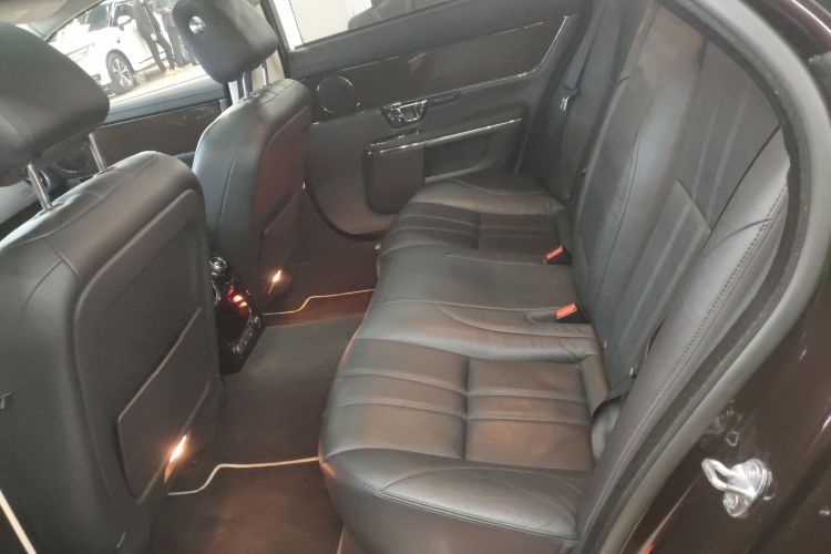 捷豹XJ 2018款 XJL 3.0 SC 两驱典雅商务版中控内饰7004