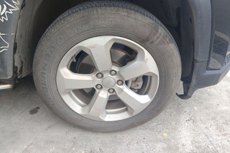 Jeep 指南者 2017款 200T 自动舒享版车身外观10