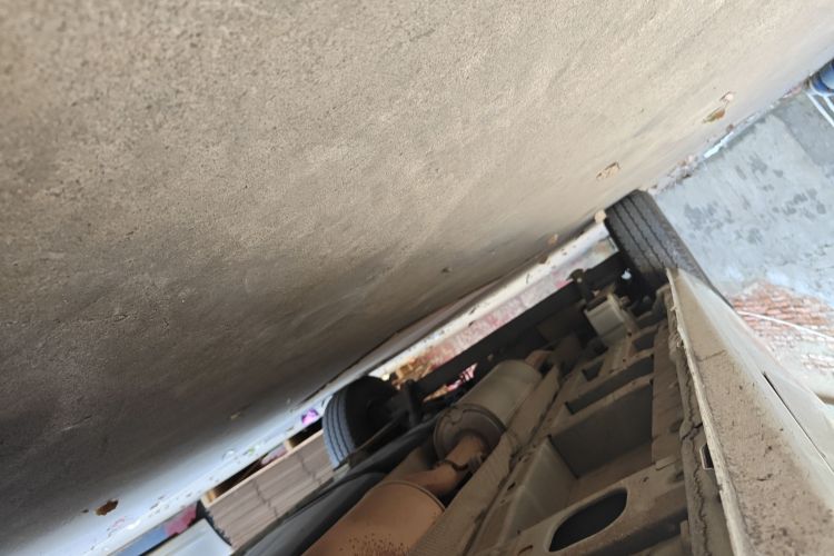 福特 全顺 2017款 2.0T汽油多功能商用车中轴中顶国V局部细节9001