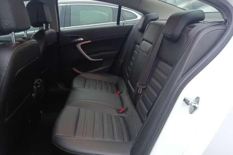 别克 君威 2014款 1.6T 时尚技术型中控内饰21