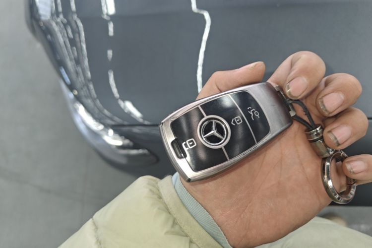 奔驰E级 2018款 E 200 L 运动型 4MATIC中控内饰11