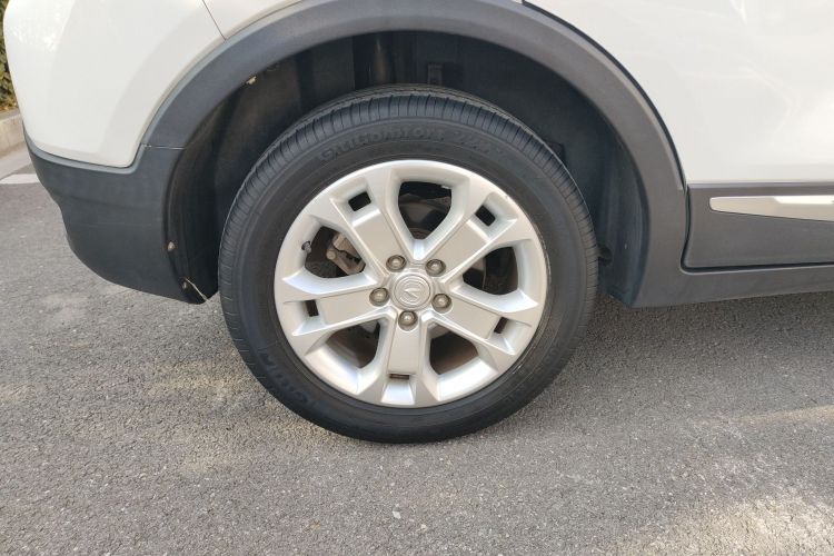 长安CS15 2017款 1.5L 自动豪华天窗版车身外观6008