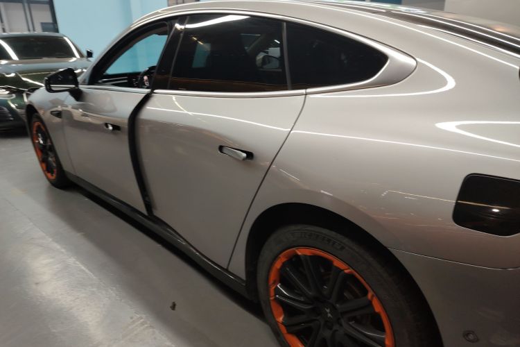 小鹏P7 2022款 480E+车身外观6003