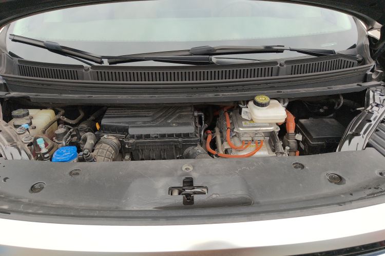 腾势D9 2022款 DM-i 1040 尊贵型机舱底盘24