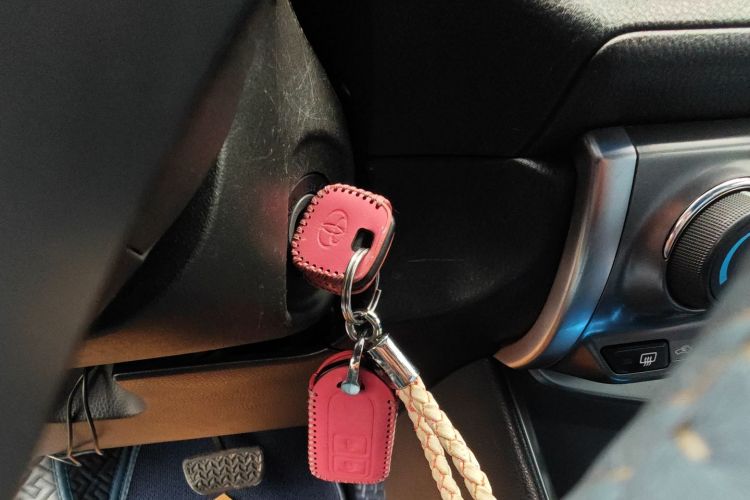 丰田 YARiS L 致炫 2015款 1.5E 自动魅动版中控内饰11