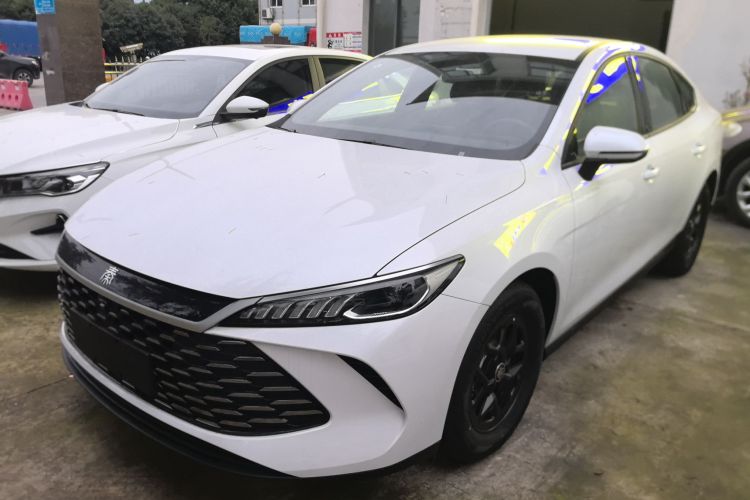 比亚迪 秦PLUS 2025款 DM-i 智驾版 55KM领先型车身外观1