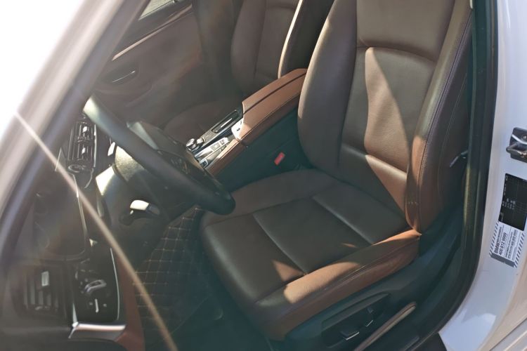 宝马5系 2014款 520Li 典雅型中控内饰19