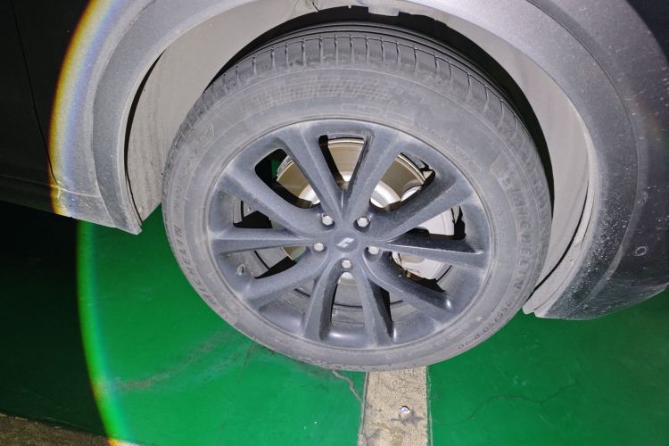 理想汽车 理想ONE 2021款 增程6座版车身外观10