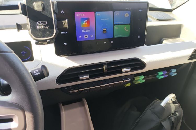 吉利银河 2024款 200km 熊猫骑士中控内饰16