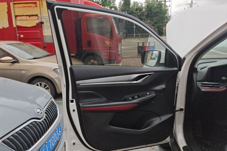 长安CS55PLUS 2020款 1.5T 自动炫动型中控内饰47