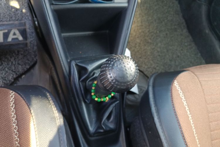 丰田 威驰 2017款 1.5L 手动创行版中控内饰18