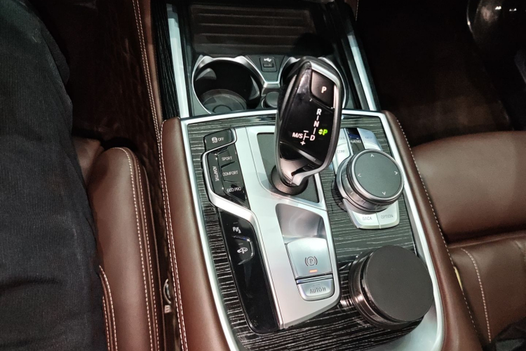 宝马7系 2019款 改款 730Li M运动套装局部细节18