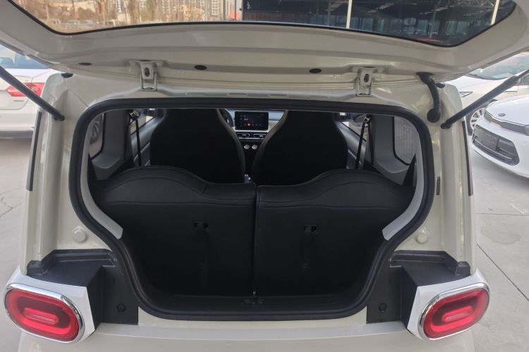 五菱汽车 宏光MINIEV 2024款 第三代 215km 进阶版机舱底盘23