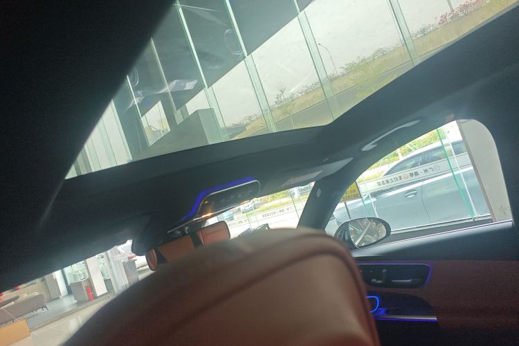 奔驰GLC 2023款 GLC 260 L 4MATIC 豪华型 5座中控内饰22