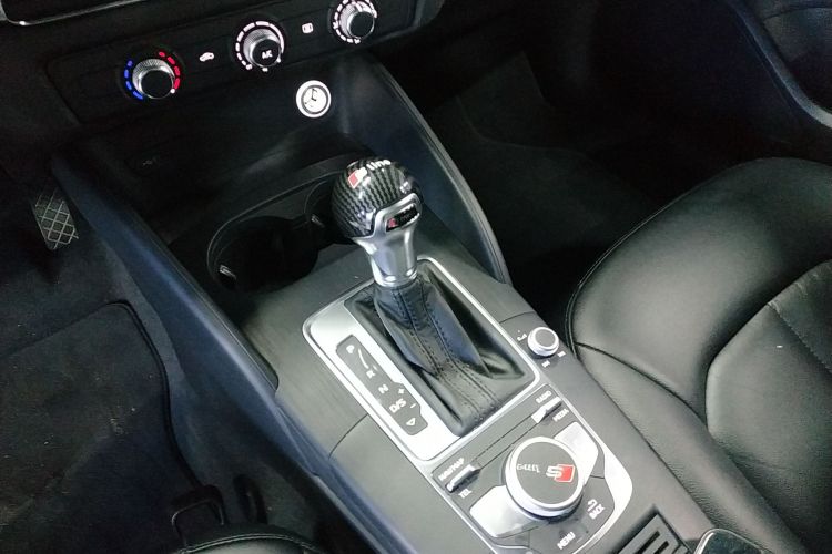 奥迪A3 2018款 30周年年型 Limousine 35 TFSI 进取型局部细节18