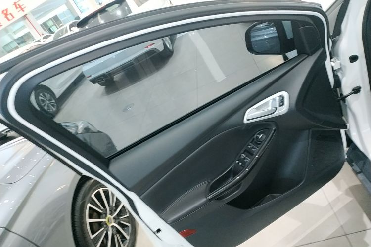 福特 福克斯 2015款 两厢 1.6L 自动风尚型中控内饰47