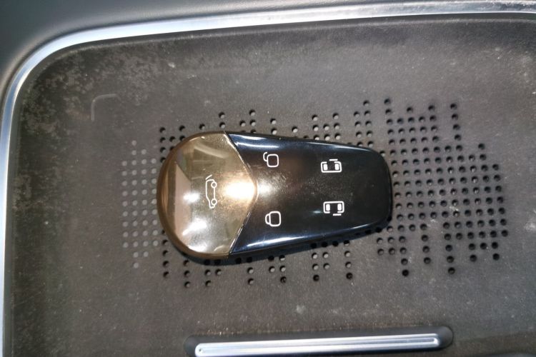 岚图汽车 岚图梦想家 2025款 PHEV 四驱旗舰鲲鹏版中控内饰7001