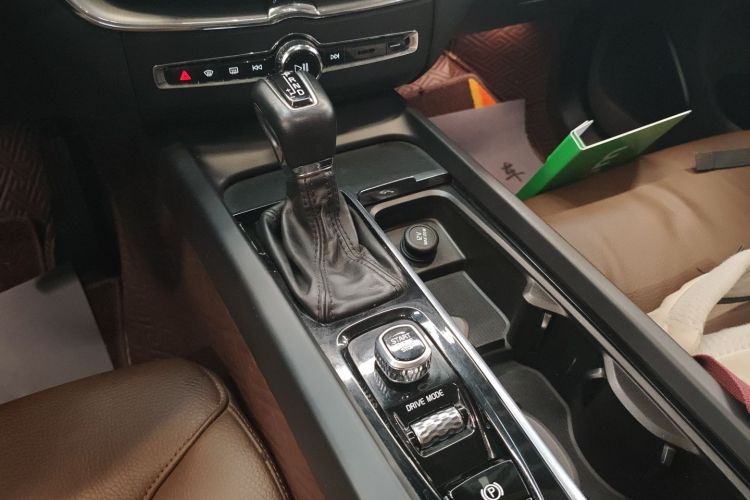 沃尔沃XC60 2021款 T5 四驱智逸豪华版中控内饰18