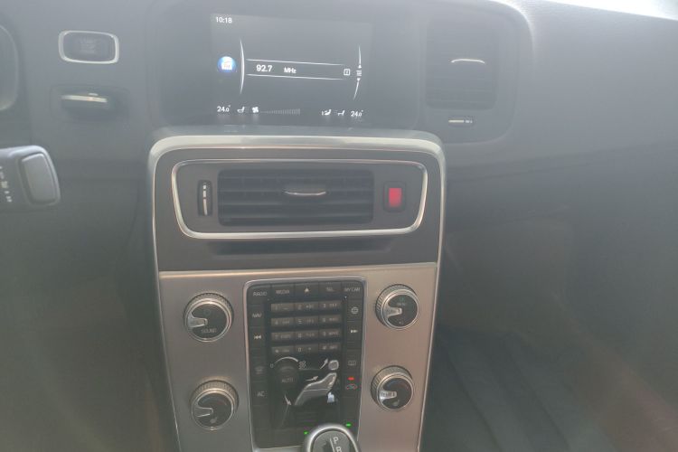 沃尔沃S60 2015款 S60L 2.0T 智远版中控内饰16