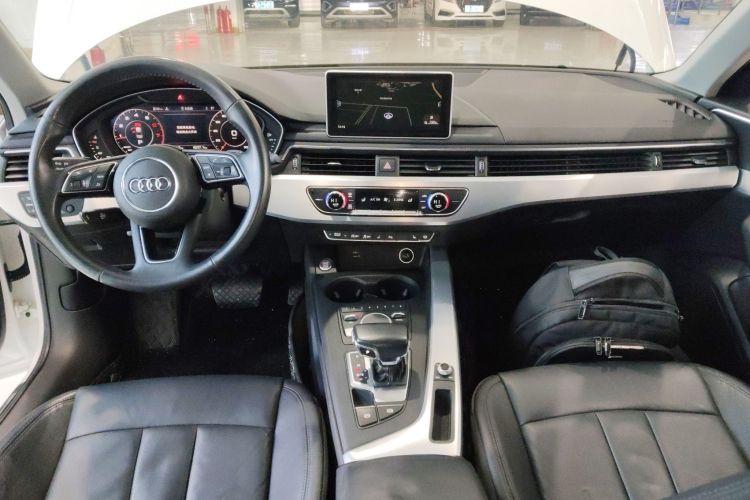 奥迪A4L 2018款 30周年年型 40 TFSI 时尚型中控内饰7002