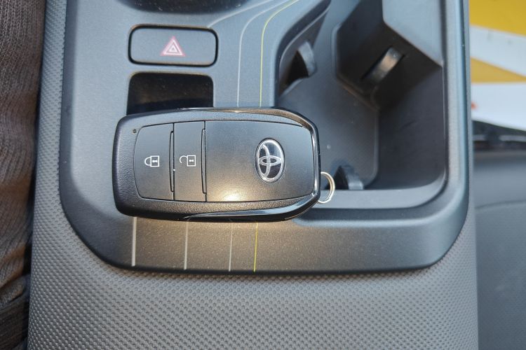 丰田bZ5 2025款 550 PRO智行版中控内饰11