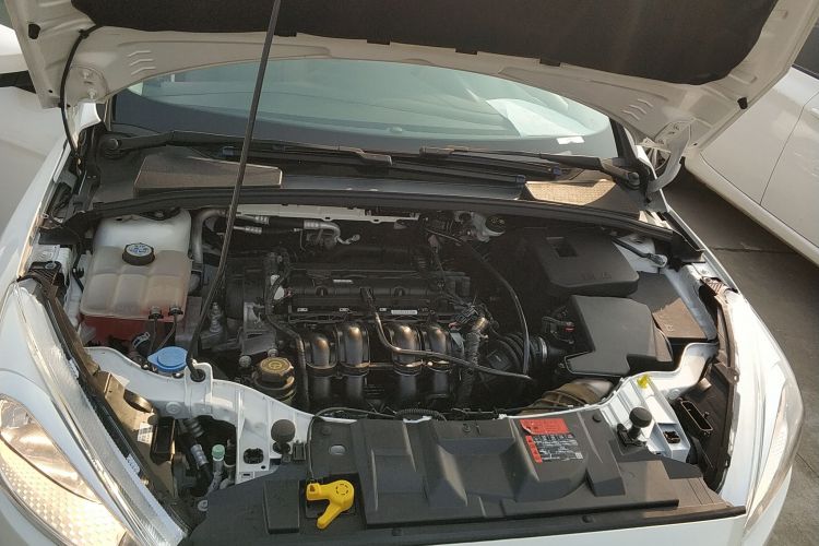 福特 福克斯 2015款 三厢 1.6L 手动舒适型局部细节24