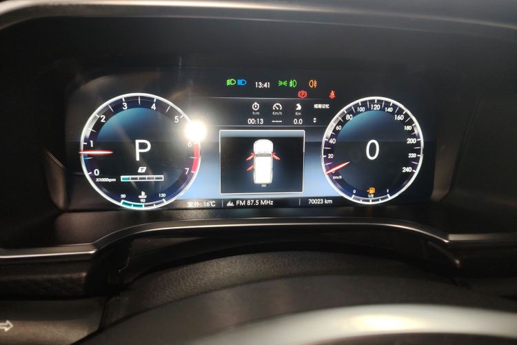 北京BJ40 2019款 PLUS 2.3T 自动四驱尊享版 国VI中控内饰14