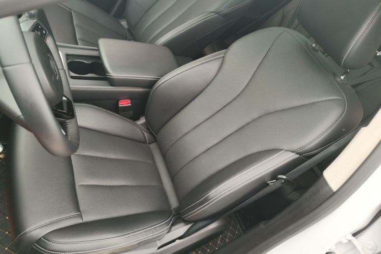 比亚迪 唐 2019款 2.0T 自动智联尊贵型 5座 国VI中控内饰19